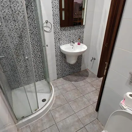 Girls Only Shared #2 Hostal *